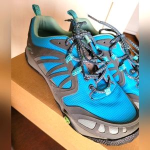 Merrill womens hiking shoes